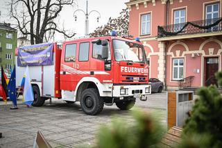 W Częstochowie podarowano wóz strażacki dla Ukrainy. Trafi do Charkowa