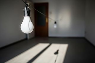 Pożar strawił ich dom. Dlaczego starsze małżeństwo zostało rozdzielone?