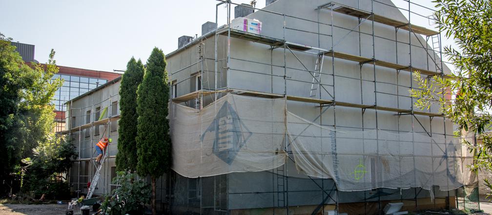 Bełchatów. Kamienice Tkaczy pięknieją