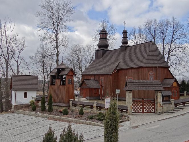  To jedna z najpiękniejszych wsi w Małopolsce. Założono w niej zbór braci polskich