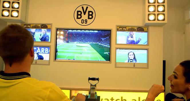 "Świątynia futbolu". Niemiecka telewizja przemeblowała mieszkanie jednemu z kibiców Borussii Dortmund