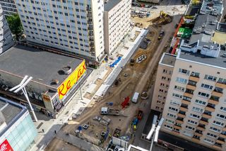 Przebudowa ulic Złotej i Zgoda w Warszawie. Przybyło drzew i nowej nawierzchni. Nowe zdjęcia