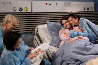 	M jak miłość odc. 1866. Franka (Dominika Kachlik), syn Antoni, Marta (Dominika Ostałowska), Marysia (Małgorzata Pieńkowska), Kinga (Katarzyna Cichopek)