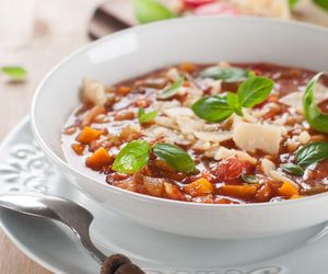 Zupa długowieczności z Sardynii – sprawdzony przepis na zdrowie i długie życie