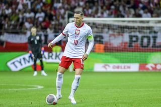 Żona Piotra Zielińskiego to prawdziwa piękność! Po zmianie kapitana będzie nową Anną Lewandowską? 