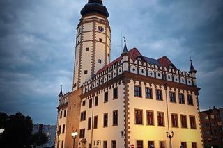 Odbudowany ratusz w Strzelinie