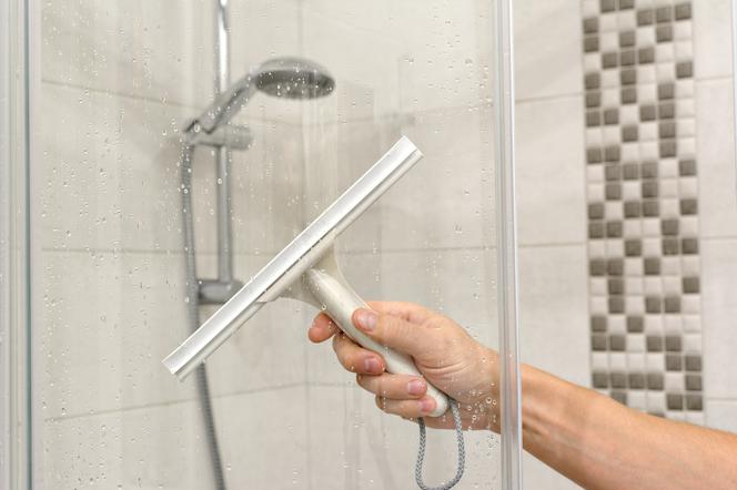 Czyszczenie kabiny prysznicowej – podstawowa zasada