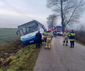 Wypadek autobusu szkolnego w Gąsiorowie