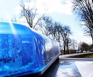Zablokowany pas ruchu na E67 od strony Augustowa. Po wypadku dwóch osobówek kierowca trafił do szpitala