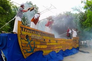 Kosmiczna Podróż Guliwera na placu Solidarności