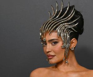 Kylie Jenner po wielu miesiącach zdradziła imię syna. Aż trudno uwierzyć jak go nazwała