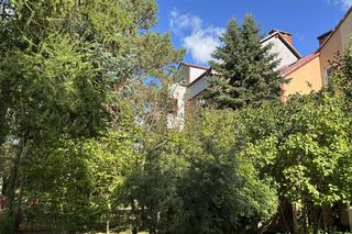 Broń i materiały wybuchowe w mieszkaniu. Konieczna ewakuacja bloku w Olsztynie