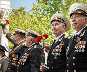 Obniża się ranga kultu żołnierza. Czy każdy prawdziwy mężczyzna powinien służyć w wojsku?