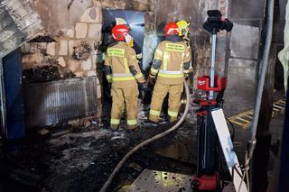 Pożar warsztatu samochodowego w Wyżnicy w gm. Dzierzkowice