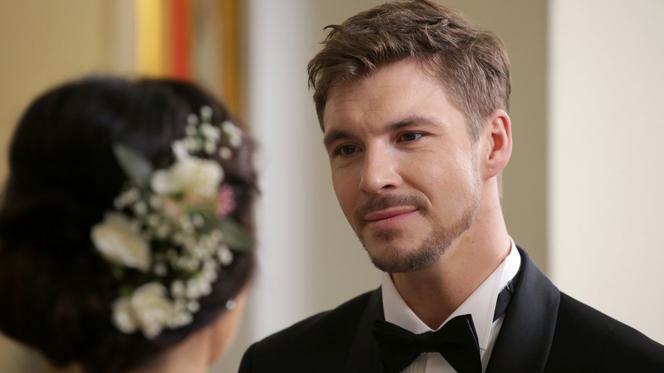 M jak miłość, odc. 1505. Iza (Adriana Kalska), Marcin (Mikołaj Roznerski)