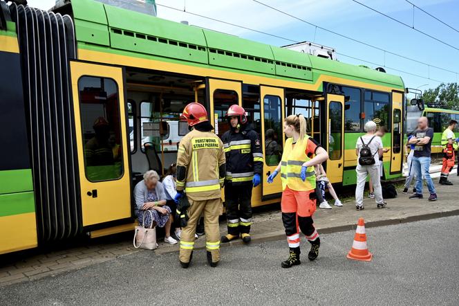 Dwa tramwaje zderzyły się 8 bm. na ul. Hetmańskiej w Poznaniu. Poszkodowanych zostało 15 osób. Jedna jest w stanie ciężkim