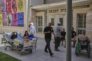 Irańska rakieta trafiła w szpital! Netanjahu odpowiada: Zapłacą za to, co zrobili