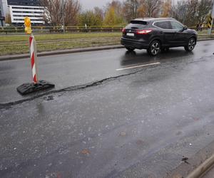 Most Pomorski do zamknięcia? Osunęła się droga, nawierzchnia pękła wzdłuż