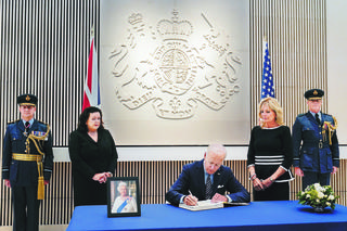 Ameryka żegna królową