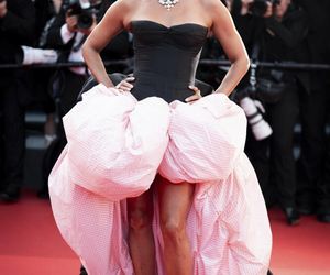 Halle Berry ma 59 lat i pokazała się w bikini. Wszystkim opadły szczęki!