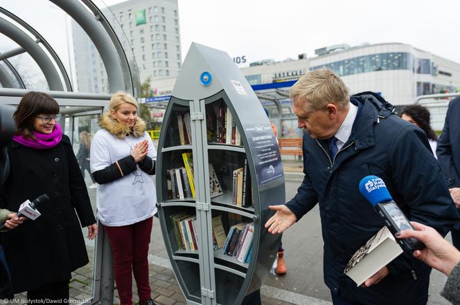 Białystok. Białostockie Śledzie Książkowe - miejskie regały na książki