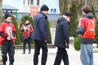 Wałęsa przed kościołem wsparł WOŚP