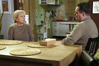 Barwy szczęścia, odc. 2677. Basia (Sławomira Łozińska), Artur Chowański (Jacek Rozenek)