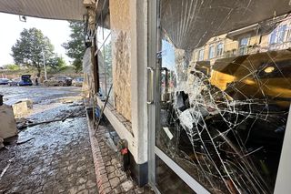 Mieszkańcy Kłodzka i Stronia Śląskiego rozpoczęli wielkie sprzątanie. Chcą zwalczyć skutki powodzi