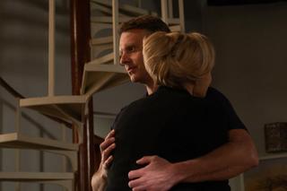 Na Wspólnej odc. 3852. Kamil Hoffer (Kazimierz Mazur), matka Anny Kolendy - Teresa Boska (Sylwia Wysocka)