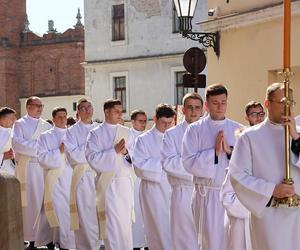 Nowi księża w diecezji tarnowskiej. 14 mężczyzn przyjęło święcenia kapłańskie