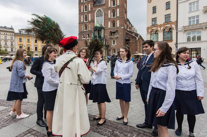 Język angielski już za nimi: Krakowscy maturzyści zadowoleni! [ZDJĘCIA]