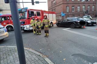 Zderzenie radiowozu policji z osobówką w centrum Bydgoszczy
