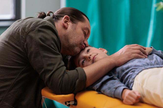 Na Wspólnej odc. 3750: Michalina Misia (Zoe Messy), Bogdan (Wojciech Brzeziński)