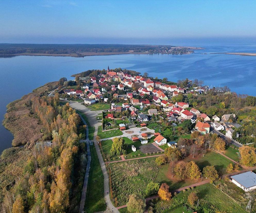 Wyjątkowe miasto Pomorza Zachodniego. Położone jest nad Zalewem Szczecińskim
