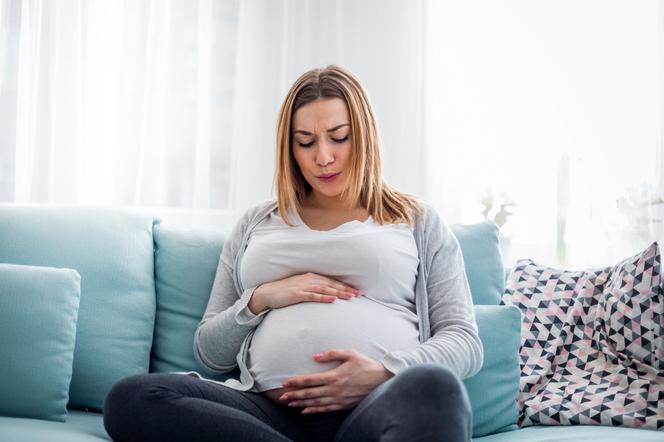 Stawianie się brzucha w ciąży - co to znaczy i dlaczego brzuch w ciąży czasem twardnieje?