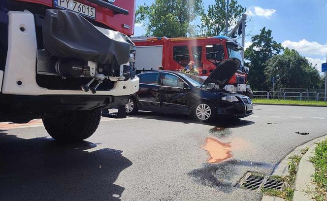 Zderzenie trzech aut na Al. Jana Pawła II w Lesznie 