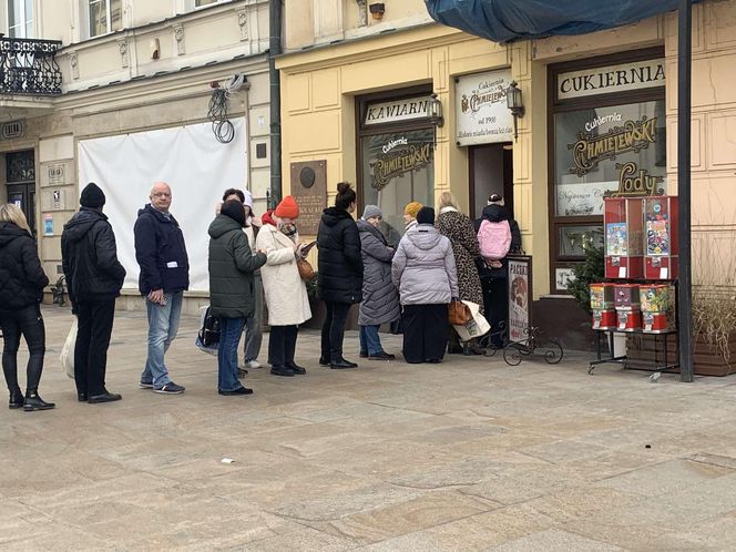 Kolejki po pączki w tłusty czwartek w Lublinie