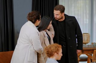 Miłość i nadzieja, odcinek 336: Kuzey wreszcie się dowie, że to Bahar zepchnęła Hulyę z balkonu! Tak prawda wyjdzie na jaw - ZDJĘCIA