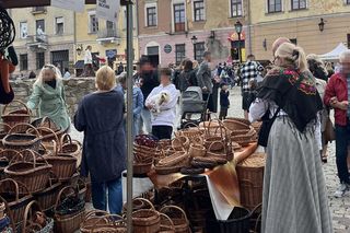 Jarmark Jagielloński 2025 w Lublinie. Kolorowe tłumy, muzyka i tradycja sprzed wieków