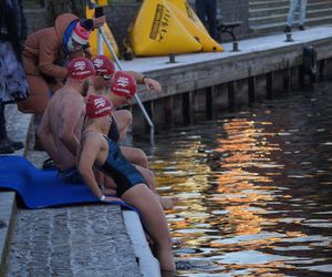 Wskoczyli do lodowatej Brdy! Za nami zawody FOCUS Ice Swimming Bydgoszcz Festival 2024