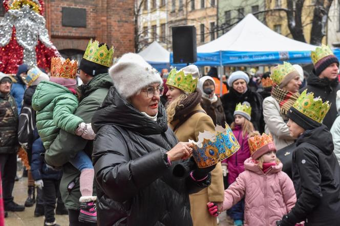 Orszak Trzech Króli w Toruniu. Tak wyglądał 6 stycznia 2024 roku na starówce