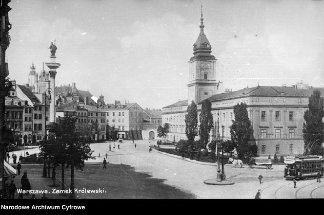 Plac Zamkowy 1945 r.