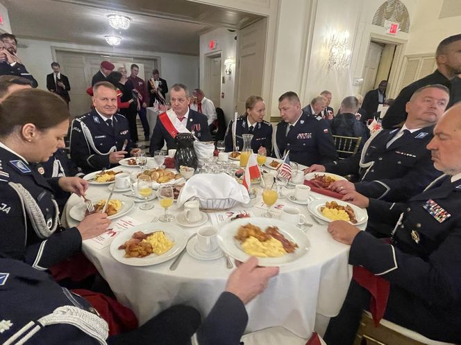 Śniadanie przed 88. Paradą Pułaskiego
