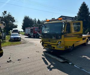 Wypadek w Siedliskach. Zderzenie osobówki i autolawety!