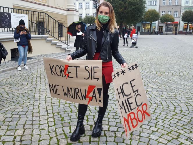 Idą lwice na ulice. Mieszkańcy Leszna znów protestują