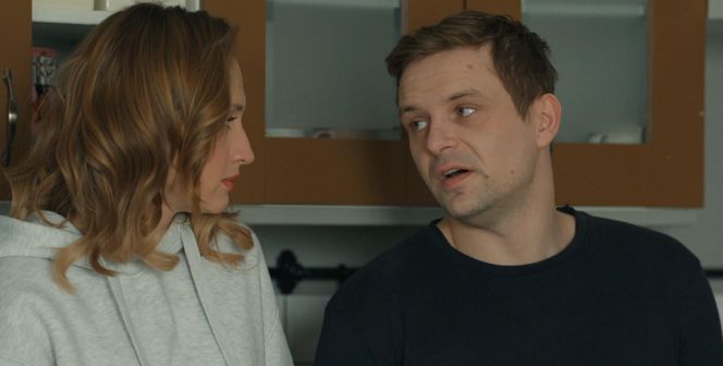 Barwy szczęścia odc. 3187. Asia Sokalska (Anna Gzyra), Hubert (Marek Molak)