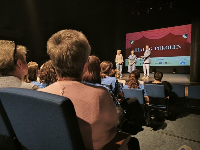 Dialog pokoleń w Teatrze Miejskim w Lesznie