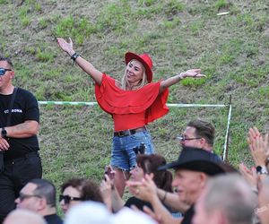 Piknik Country i Folk 2025. Tysiące fanów muzyki przyjechały do Mrągowa na kultowy festiwal