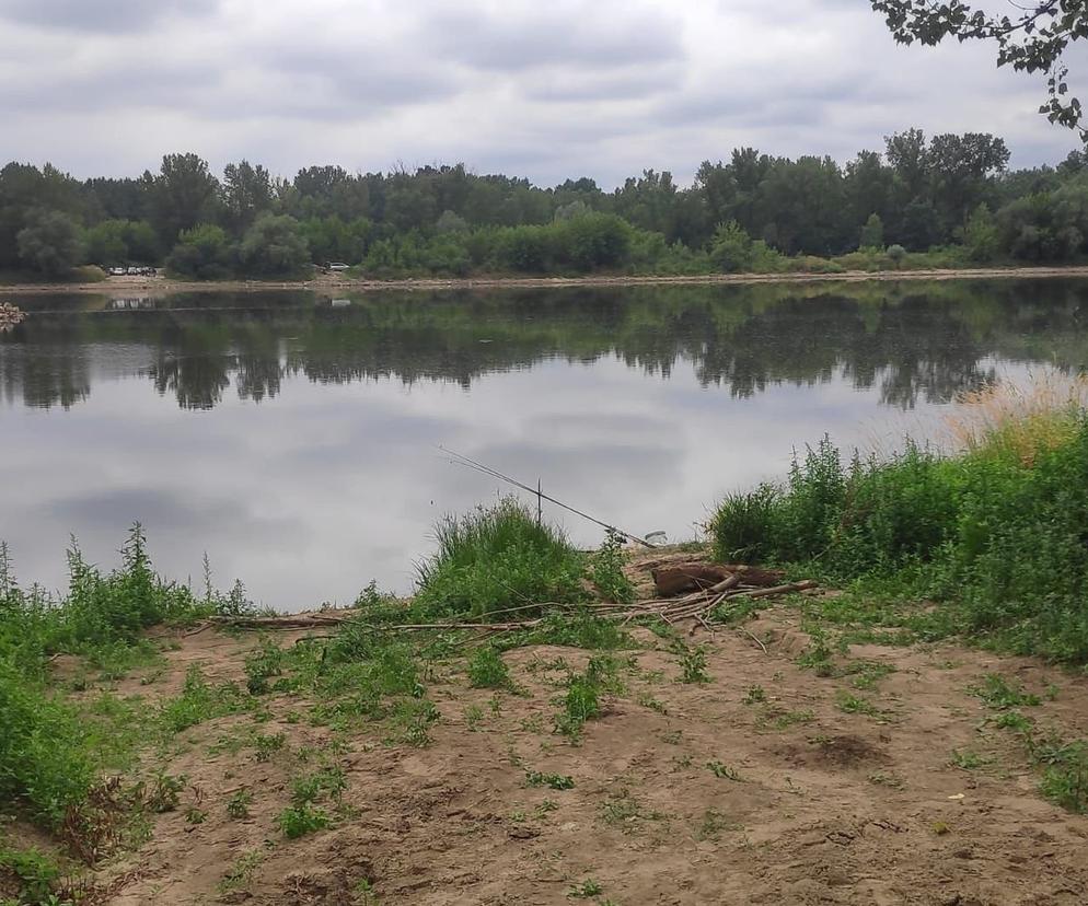 43-latek utopił się w Wiśle! Na brzegu był sprzęt wędkarski i butelki po alkoholu