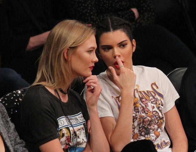 Kendall Jenner i Karlie Kloss na meczu NBA